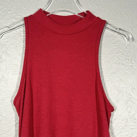 SO Rusty Red Ribbed Mock Neck Tank Top Women's Size Medium - Picture 3 of 6